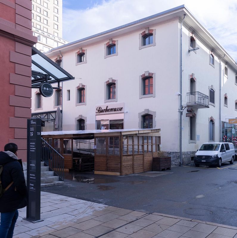 Quartier du Flon à Lausanne devant le pub Barberousse, lieu d’un procès contre deux policiers accusés de violence.