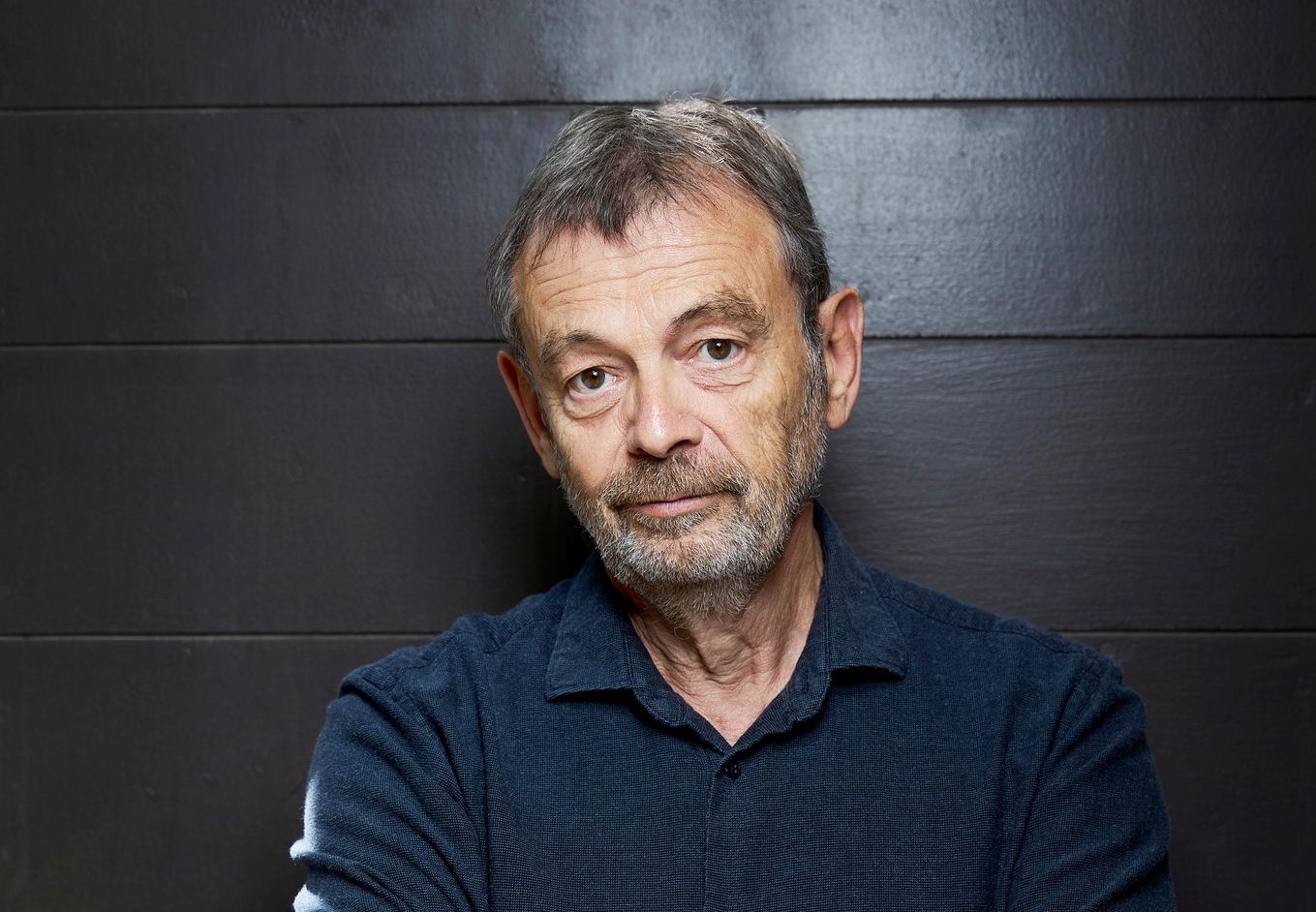 Pierre Lemaitre, au cinquième tome de sa vaste fresque historique sur le siècle en France. Débutée avec «Les enfants du désastre», elle ira jusqu’aux années 90, final et dixième tome. 
crédit: Bruno Levy