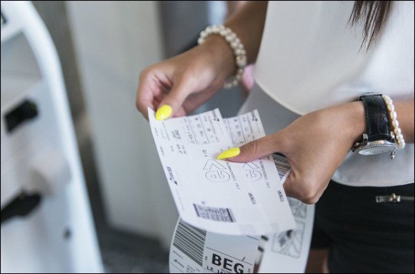 La taxe sur les billets d'avion pourrait être intégrée dans la révision de la loi sur le CO2.