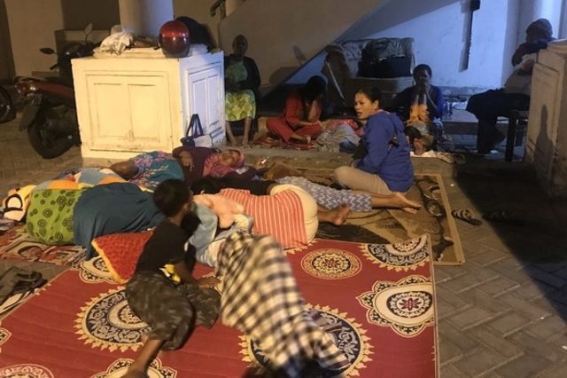 Plusieurs milliers d'habitants vivent encore dans des hébergements temporaires.