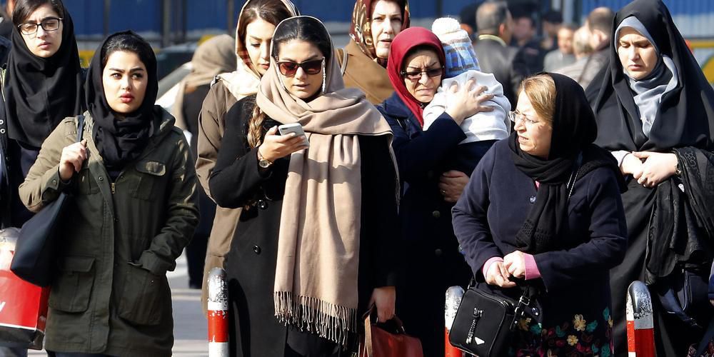 En Iran, le port du voile est obligatoire pour les femmes depuis la Révolution islamique de 1979. 