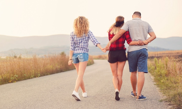 Ob einem eine Nebenbeziehung schmerzt oder nicht, kommt auf die betroffenen Personen, aber auch auf die Kultur an. Foto: iStock