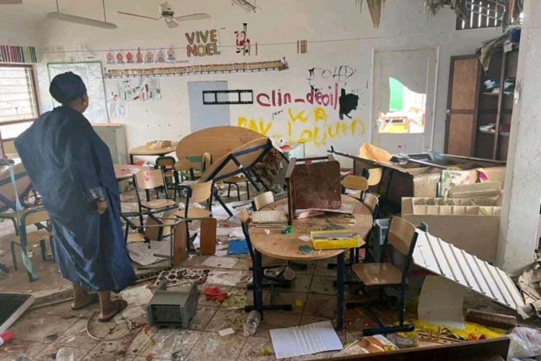 Salle de classe détruite de l’école primaire Cavani à Mamoudzou après le passage du cyclone Chido à Mayotte, le 14 décembre 2024.