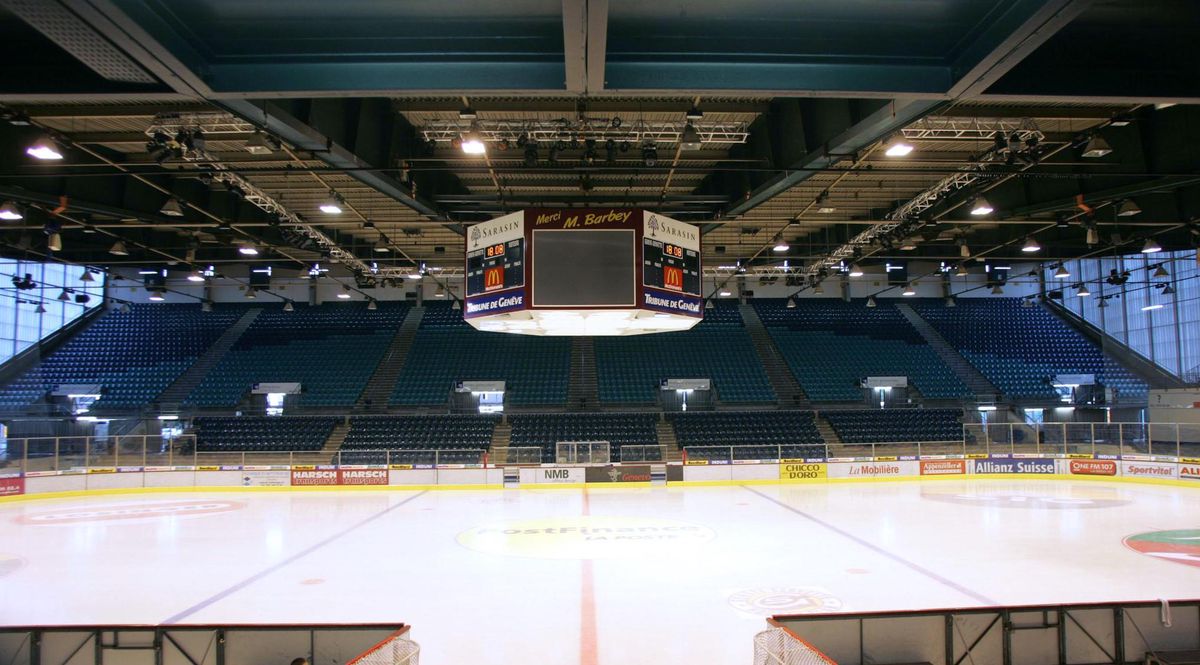 La patinoire des Vernets a été construite en 1954 et rénovée en 2008 et 2011, mais elle ne répond plus aux normes.