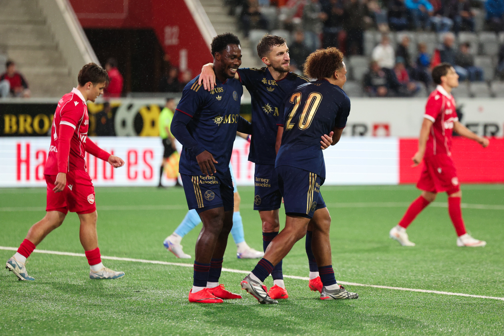 Victoire 4-2 à Thoune: Servette remonte au classement, mais il y a encore du boulot