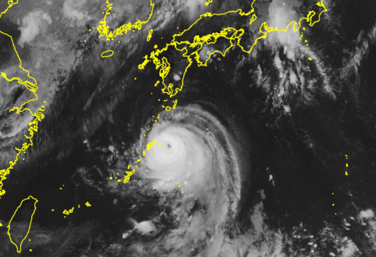In this satellite image, Shanshan is approaching Japan.