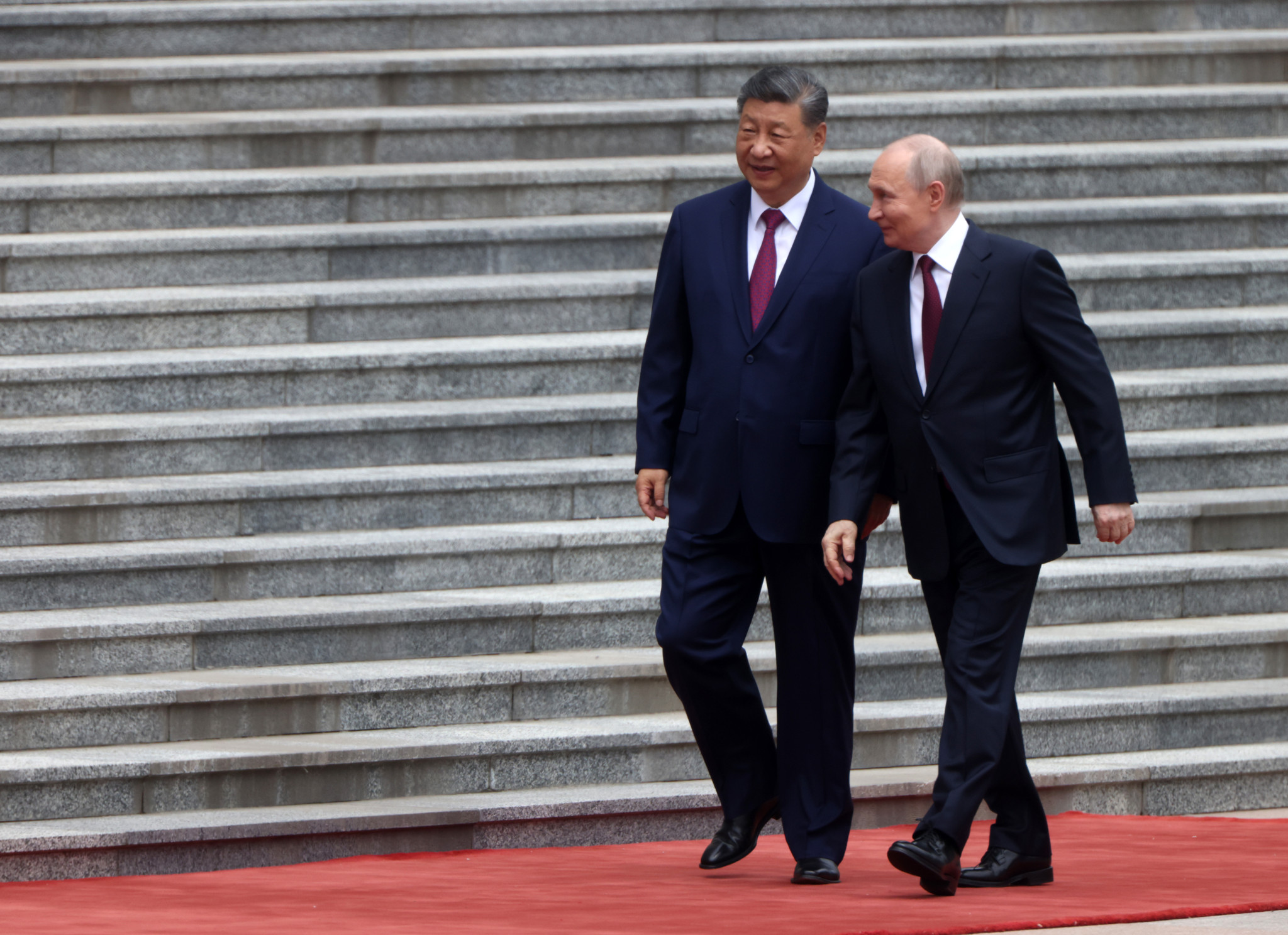 Interview zu den  Pekinger Gipfeltreffen: «Das interessanteste Bild der Gipfel? Putin, wie er geduckt und klein auf Xi zuläuft»
