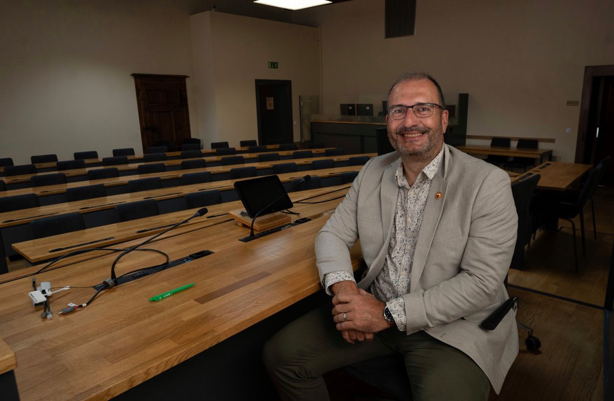 30  juillet  2024       Lausanne  Hôtel de ville à Lausanne     le Vert Eric Bettens est le nouveau président du conseil communal de Lausanne.   
 Photo Patrick Martin/24HEURES