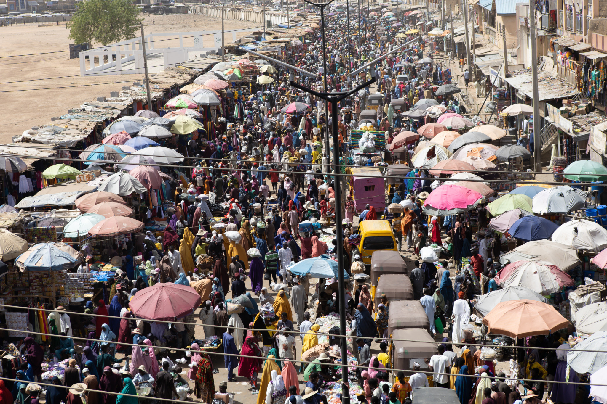Luftangriff in Nigeria: Militär bombardiert Markt – Dutzende Tote befürchtet