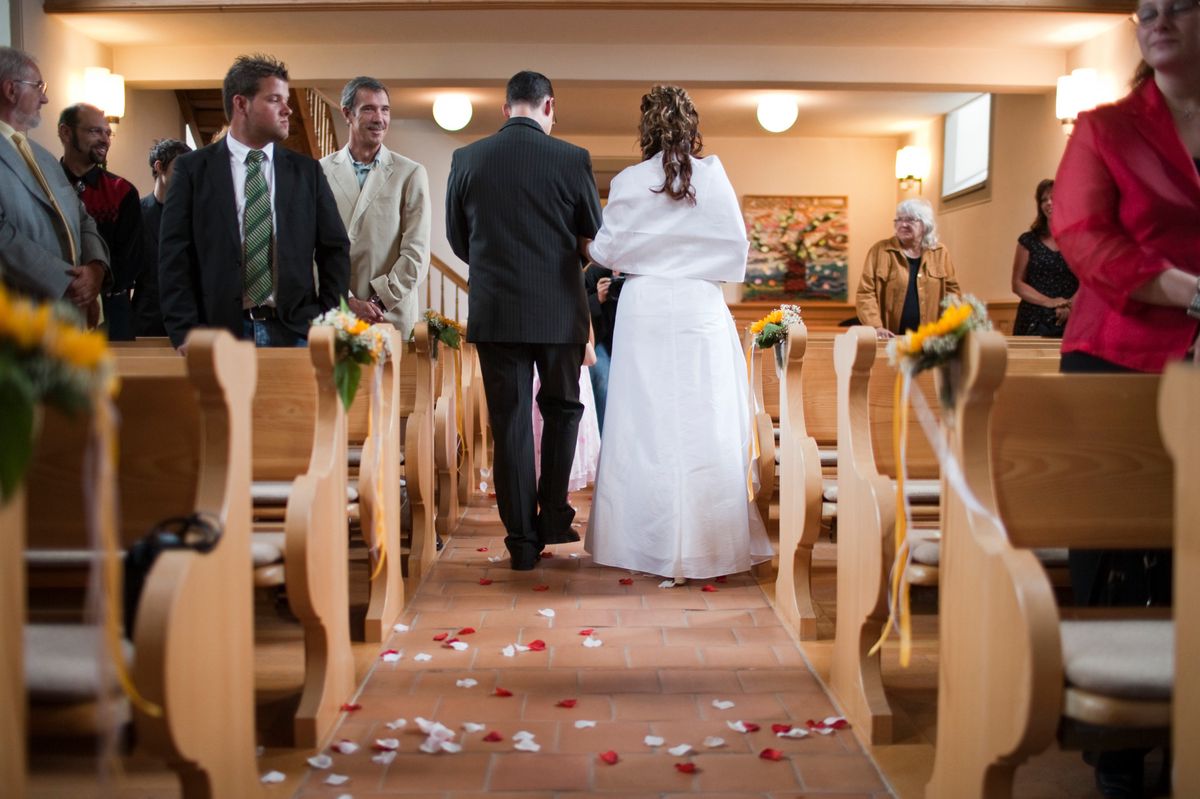 Après le mariage, une multitude de choix de noms pourrait surgir pour les époux. (KEYSTONE/Gaetan Bally)