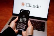 Neues Wettrüsten: Warum Amerikas mächtigstes KI-Modell niemanden wirklich schützen kann