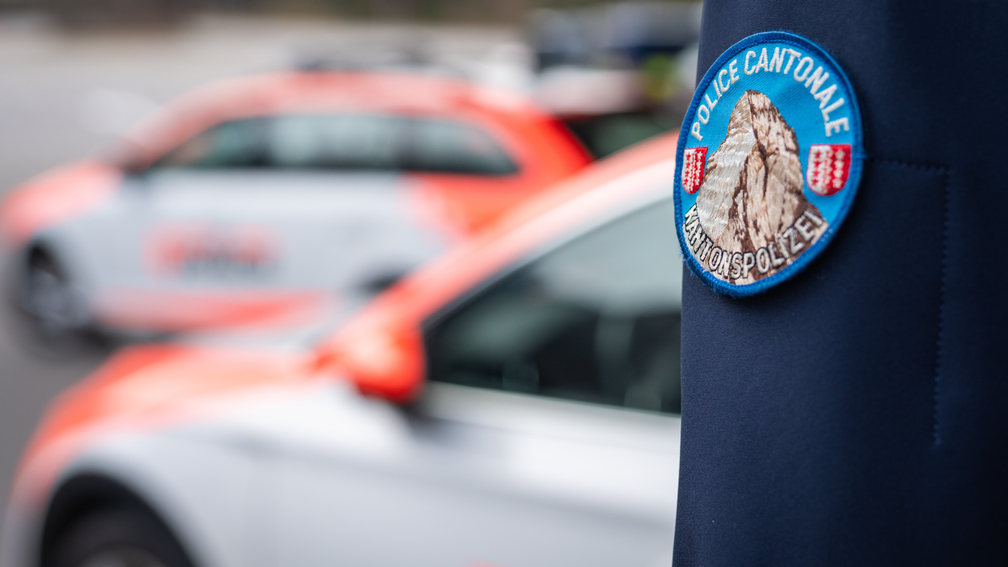 Cambriolage dans le Haut-Valais: Trois interpellations après un vol par effraction dans un garage à Glis