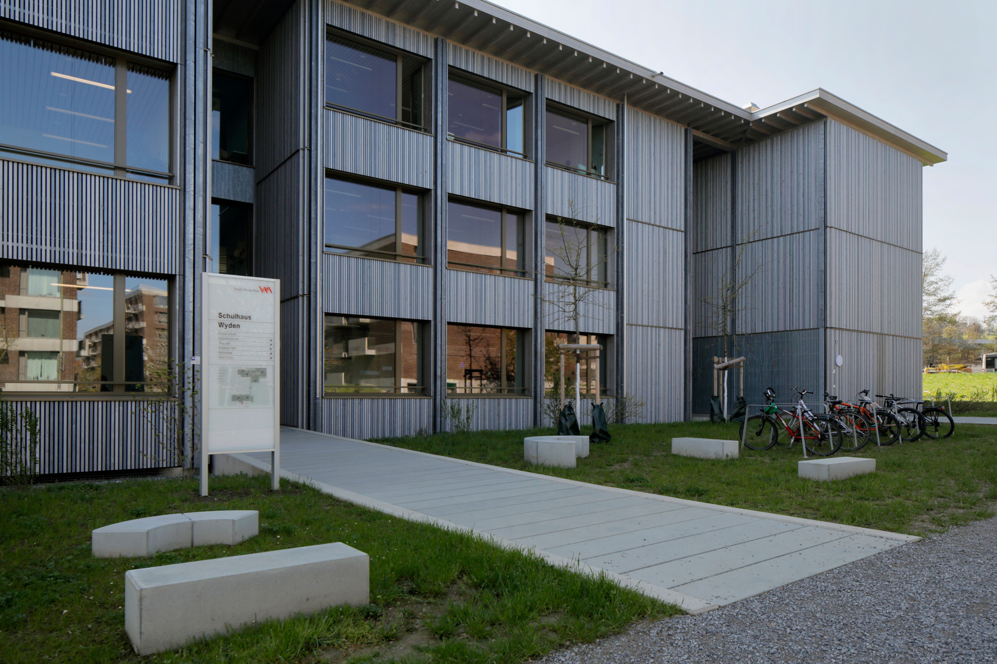 Väter und Mütter berichten: «Mobbing, Gewalt, Angst»: Eltern beklagen Zustände an Winterthurer Schule