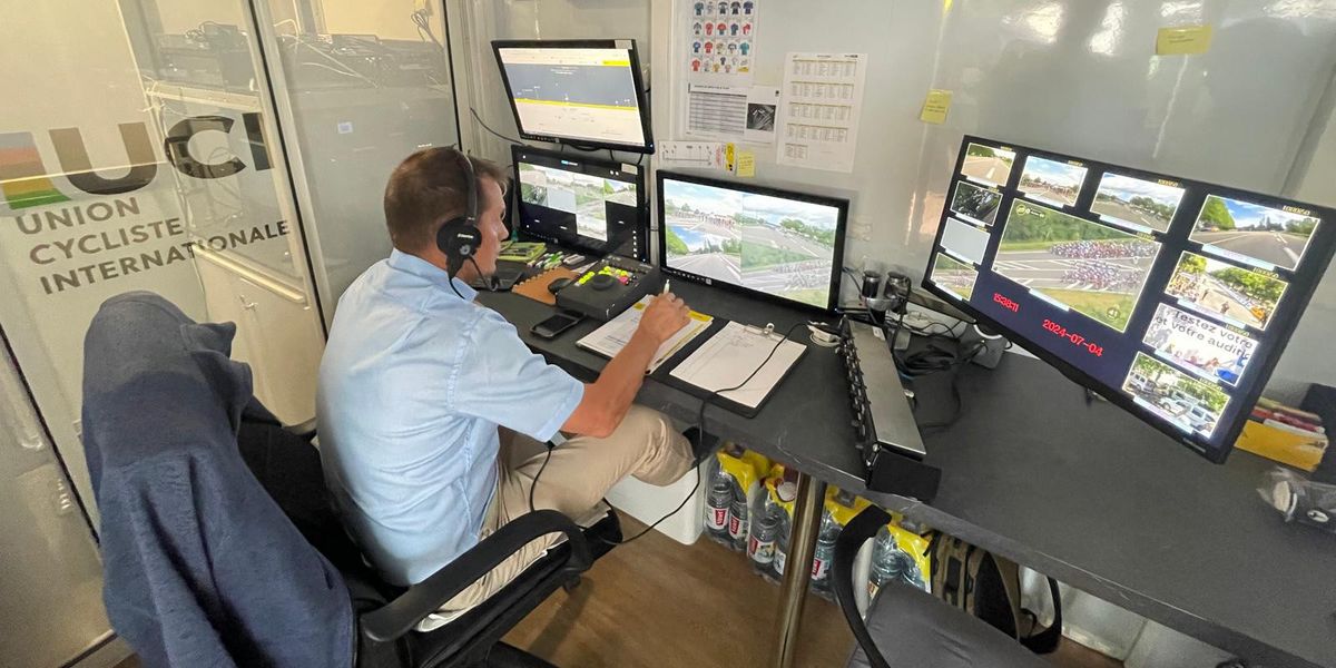 Comment la VAR surveille de près les pelotons professionnels