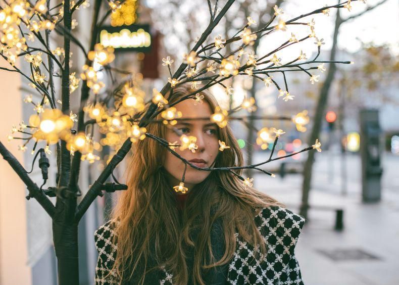 «Dans le futur, nous pourrions essayer de garder en mémoire ce qui nous a le plus manqué, en 2020, afin de savourer pleinement ce qui sera de nouveau possible, lorsque la crise se dissipera. Cela nous permettra sans doute de vivre ces beaux moments plus consciemment, de passer moins de temps en mode pilote automatique.» - Chloé Décosterd, psychologue et psychothérapeute FSP