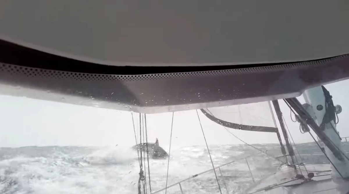 Dans les siècles précédents, c’était l’apparition du drapeau noir des pirates qui effrayait les équipages des bateaux. Désormais, c’est l’aileron des orques qui produit un frisson similaire.