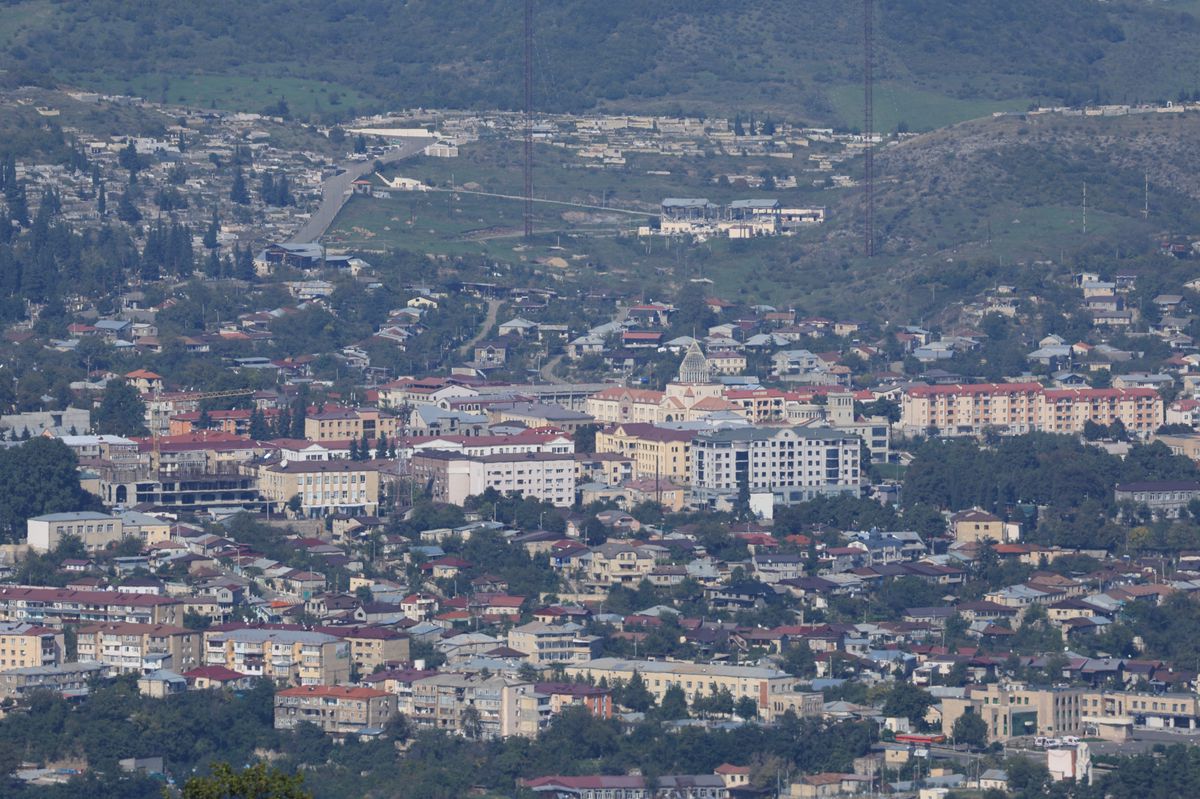 Bilder aus Berg-Karabach: Stepanakert ist jetzt eine Geisterstadt | Der ...