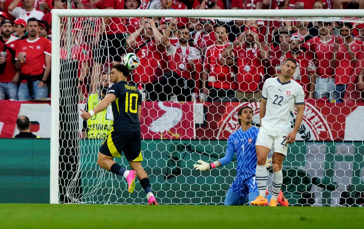 Fabian Schär a participé (bien malgré lui) au succès de «CSC» en déviant une frappe écossaise dans ses propres filets lors du deuxième match de la Suisse en Allemagne (1-1). (AP Photo/Martin Meissner)