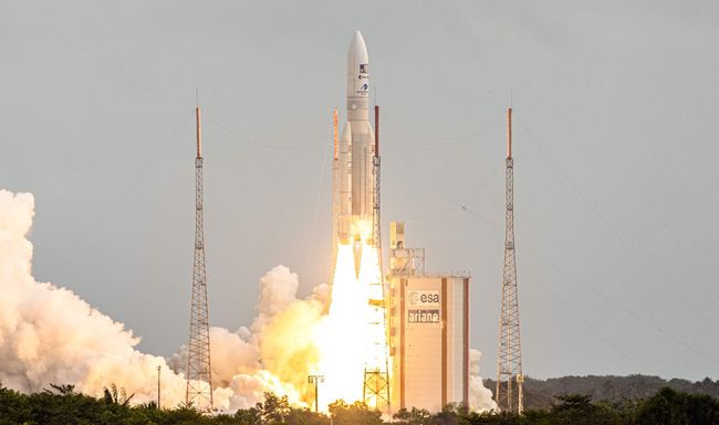 The JUpiter ICy moons Explorer mission, JUICE, is seen in this artist's impression handout from NASA. NASA has selected key contributions to a 2022 European Space Agency (ESA) mission that will study Jupiter and three of its largest moons in unprecedented detail. REUTERS/NASA/ESA/AOES/Handout (OUTER SPACE - Tags: SCIENCE TECHNOLOGY) THIS PICTURE WAS PROCESSED BY REUTERS TO ENHANCE QUALITY. AN UNPROCESSED VERSION WILL BE PROVIDED SEPARATELY. FOR EDITORIAL USE ONLY. NOT FOR SALE FOR MARKETING OR ADVERTISING CAMPAIGNS