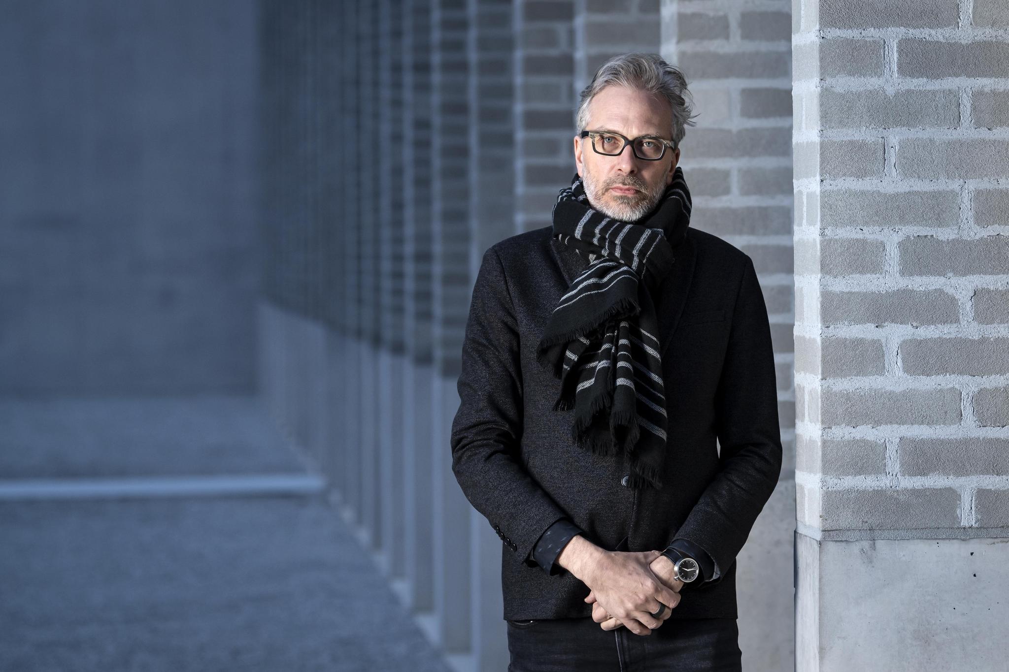 Patrick Gyger, le nouveau directeur de Plateforme 10, pose devant le Musée cantonal des Beaux-Arts le mardi 5 janvier 2021 a Lausanne. 