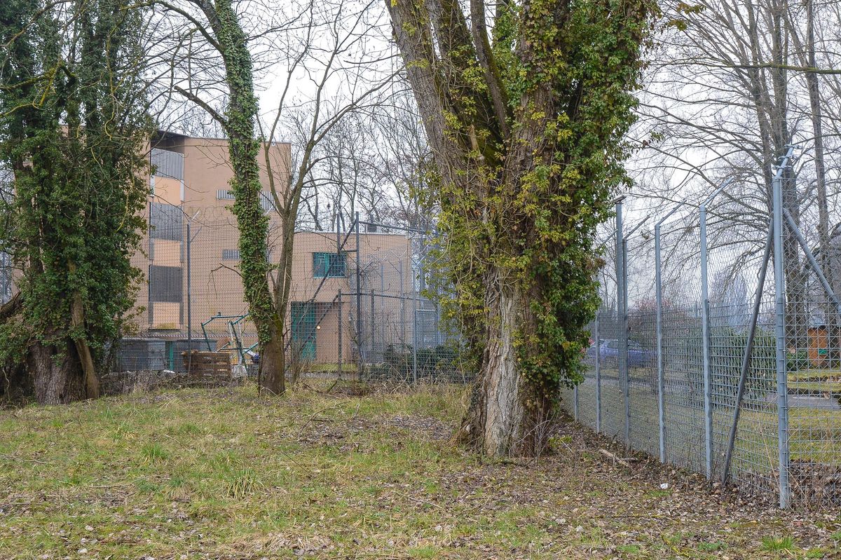 L’homme a été découvert inanimé dans sa cellule.