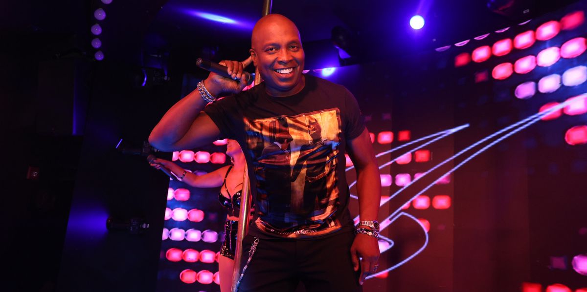 Haddaway sur la scène du club Sapphire de New York en 2022. 