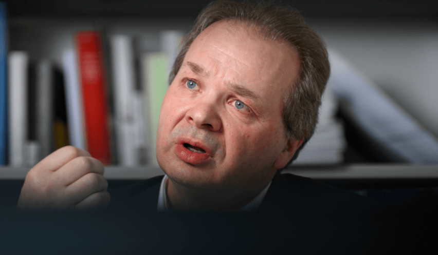 L’ambassadeur de Suisse en Ukraine, Claude Wild, a été l’un des derniers diplomates étrangers à quitter Kiev.