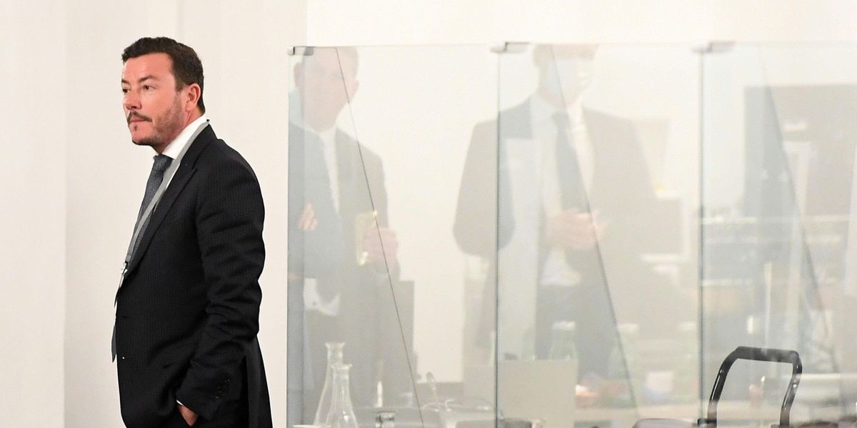 ABD0027_20221019 - WIEN - ÖSTERREICH: ++ ARCHIVBILD ++ ZU APA0327 VOM 18.10.2022 - Signa-Holding-Gründer Rene Benko am Mittwoch, 21. Oktober 2020, im Rahmen des Ibiza-U-Ausschusses im Parlamentsausweichquartier in der Hofburg in Wien. Die Wirtschafts- und Korruptionsstaatsanwaltschaft (WKStA) bestätigte am Dienstag, 18. Oktober 2022 mehrere Hausdurchsuchungen. Nach Informationen der "Kronen Zeitung" befand sich darunter René Benkos Signa Holding. Es geht um Bestechung, Amtsmissbrauch und Untreue. (ARCHIVBILD VOM 21.10.2020) - FOTO: APA/HELMUT FOHRINGER