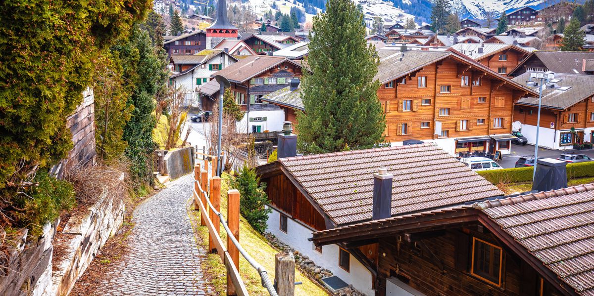 Schweiz-dominiert-Ranking-Gstaad-verdr-ngt-St-Moritz-als-teuersten-Ferienwohnungsort-der-Alpen