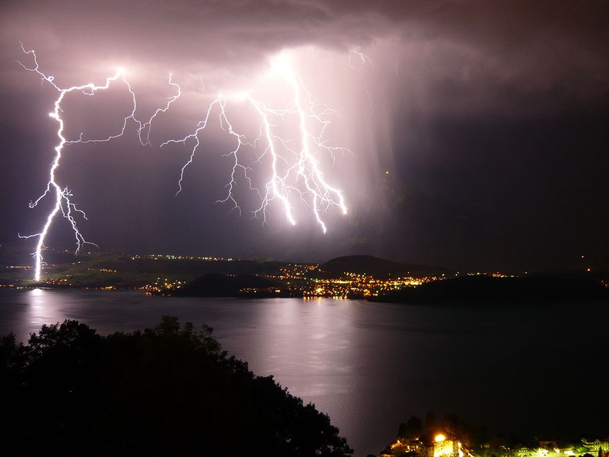 In 2009, three lightning bolts struck the east side of Nissen. 
