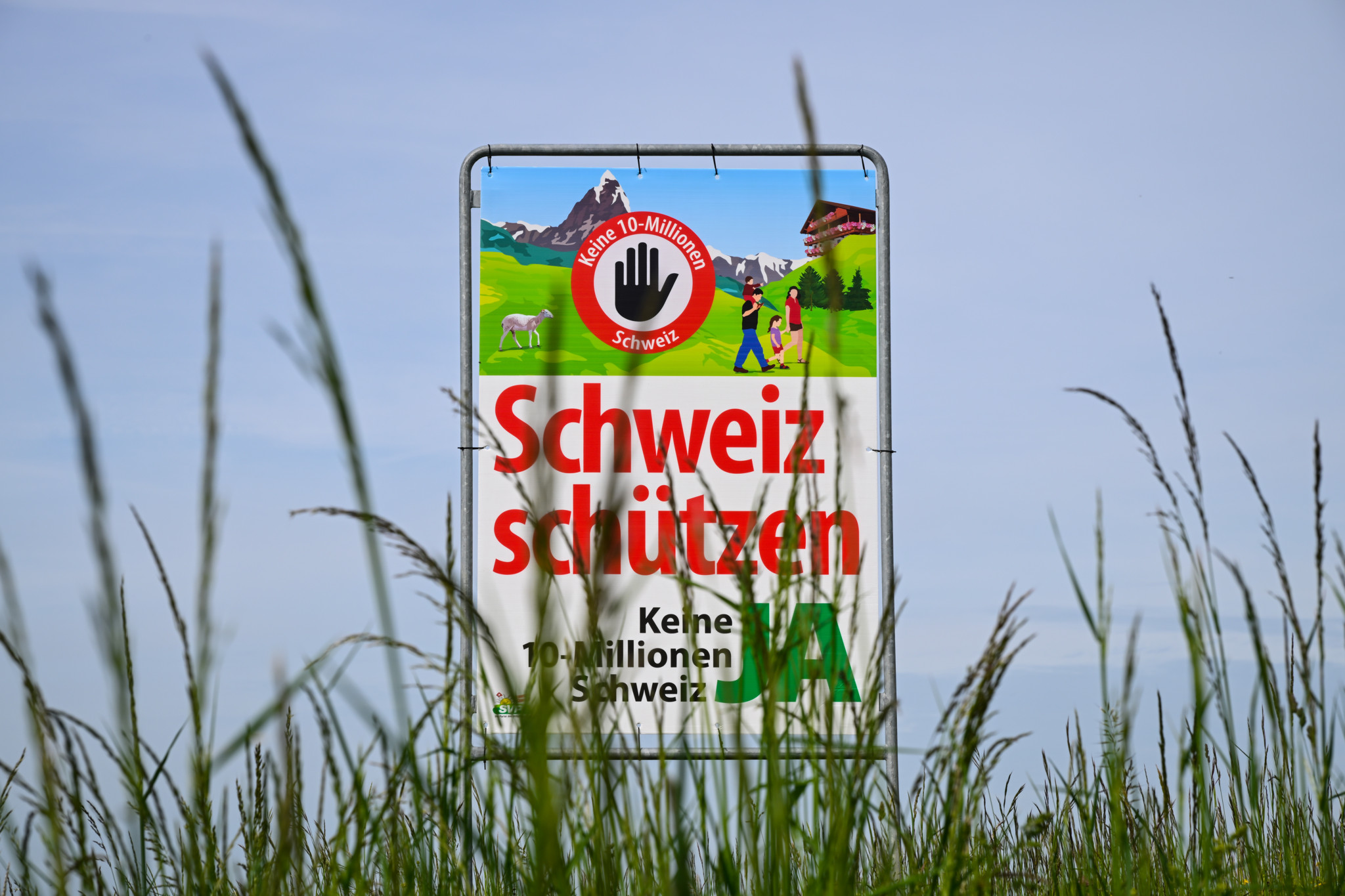 Leitartikel zur 10-Millionen-Schweiz: Achtung: Die SVP will Sie täuschen!
