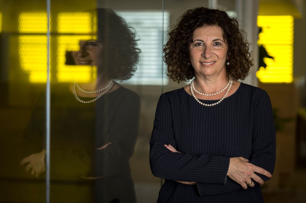 Luciana Vaccaro, rectrice de la Haute Ecole specialisee de Suisse occidentale, HES-SO, et presidente de swissuniversities pose pour le photographe ce mercredi 19 juillet 2023 a Lausanne. (KEYSTONE/Laurent Gillieron)