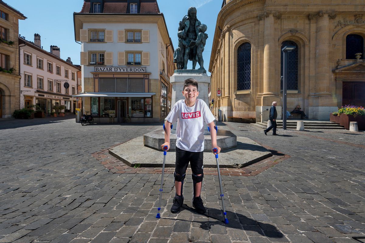 Atteint d’une infirmité motrice cérébrale spastique, Daryan Hilmi, 12 ans, avait perdu l’usage de ses jambes et se déplaçait en fauteuil roulant.