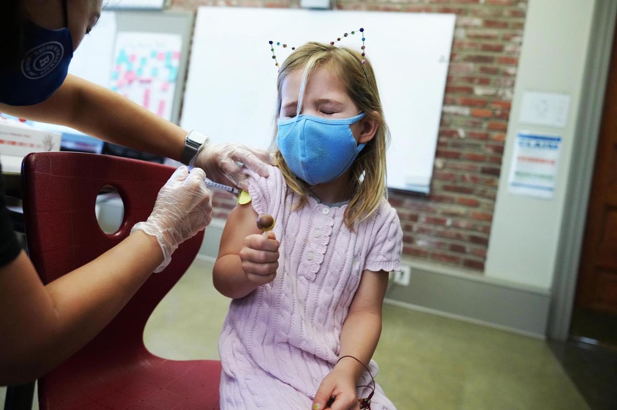 Des médecins suisses ont déjà commencé à vacciner des enfants (image d’illustration).