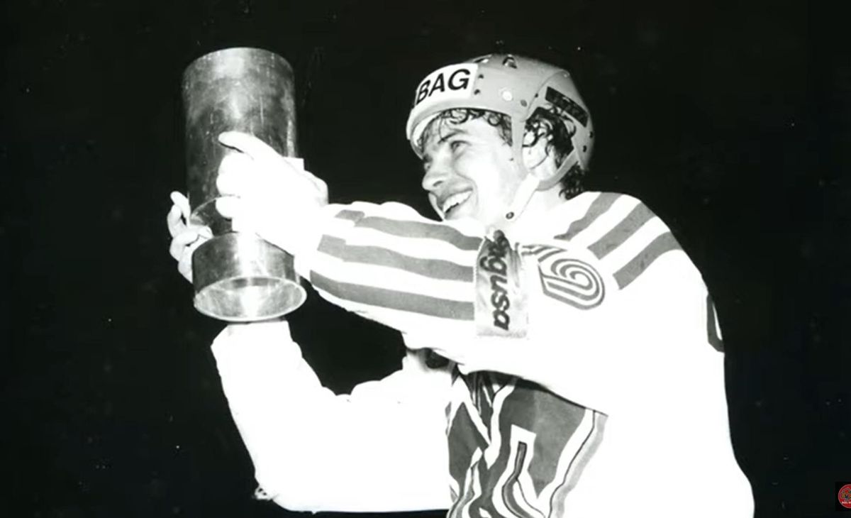 HOCKEY SUR GLACE A une victoire d’un truc de dingues le titre de champion en Romandie Le Matin