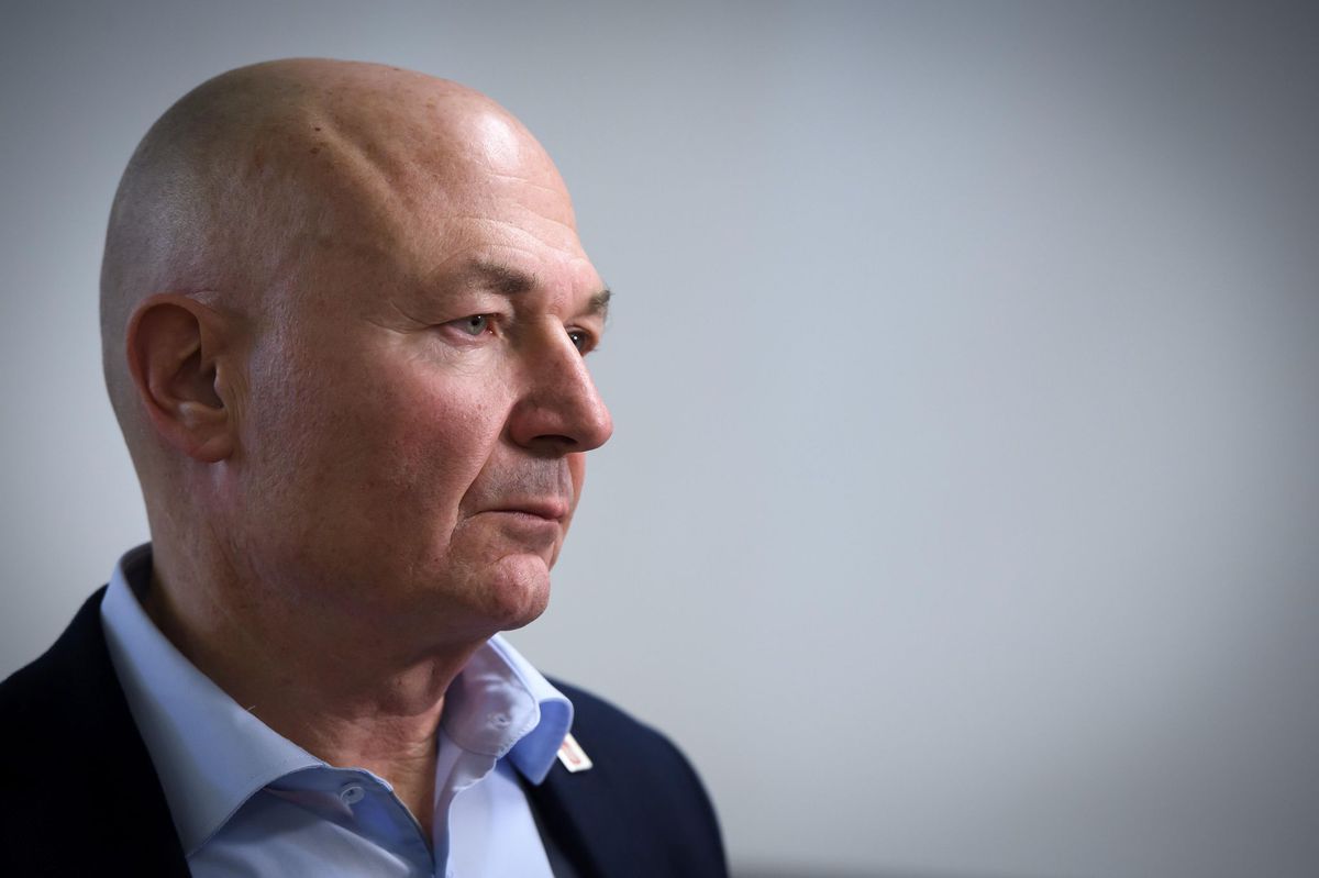 Directeur de la National League et de la Swiss League, Denis Vaucher a déjà dû annoncer la mise en quarantaine d’une quinzaine des 24 équipes professionnelles du pays.