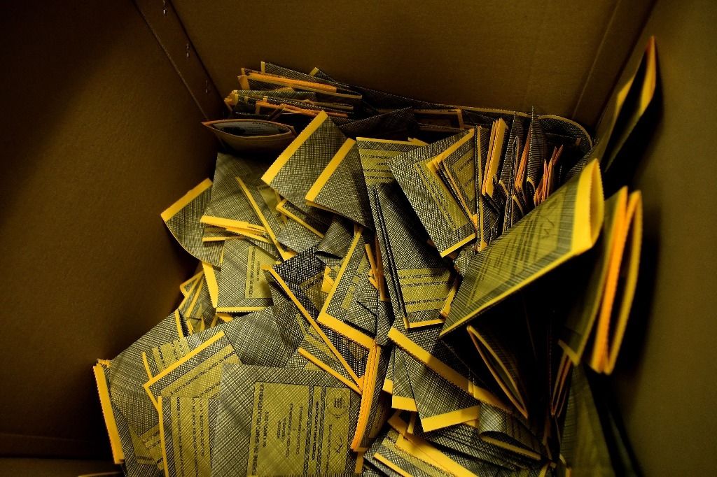 Les extrêmes gagnent mais excluent une alliance