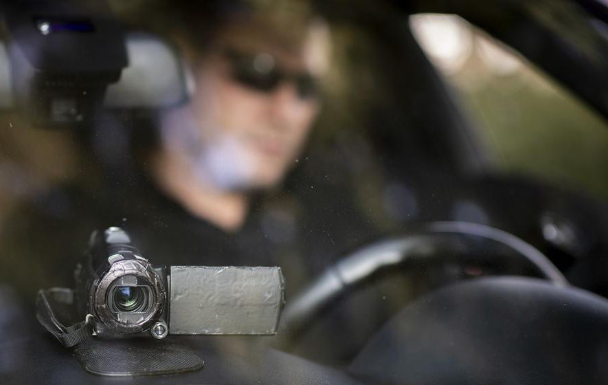 Erst als die Polizei ins Spiel kam, wurde der Berner Rentner unter die Lupe genommen und beschattet. (Symbolbild)