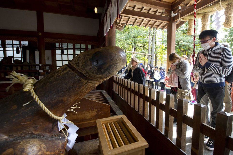 Streit um den Riesen-Penis am Pilgerweg | Berner Zeitung