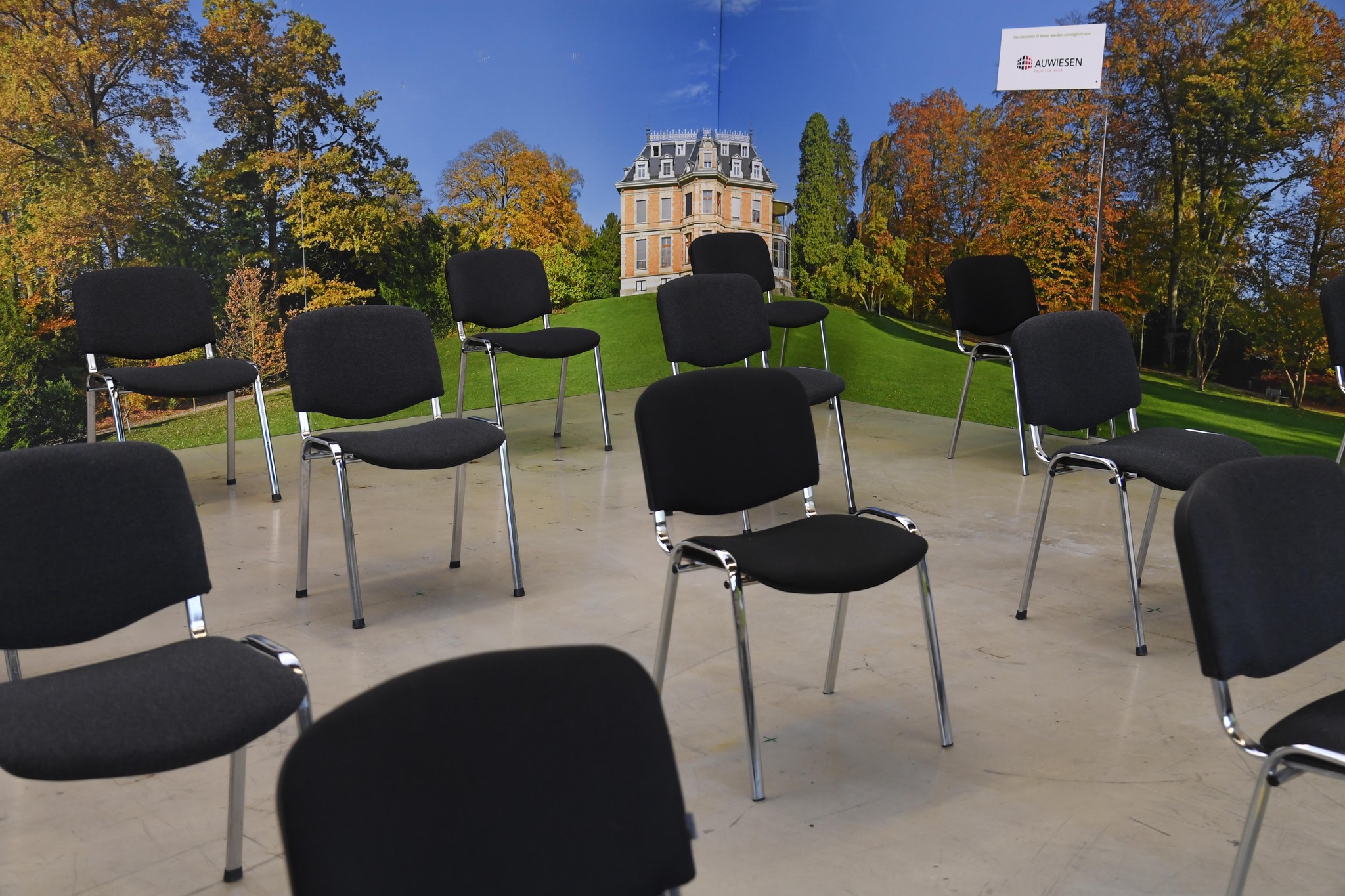 Leerer Überwachungsraum im Impfzentrum Winterthur. «Von unseren rund 20 Impfstrassen sind derzeit oftmals nur noch vier offen», sagt Thomas Kraft, Leiter des Impfzentrums Winterthur.