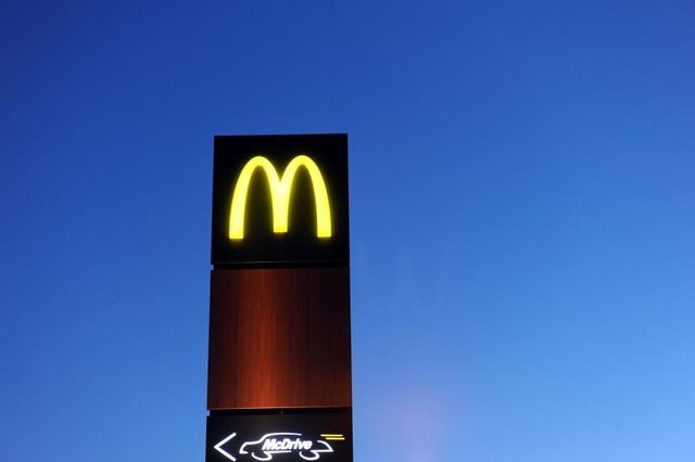 Chaque année, les franchisés doivent s'acquitter de redevances envers le géant américain.