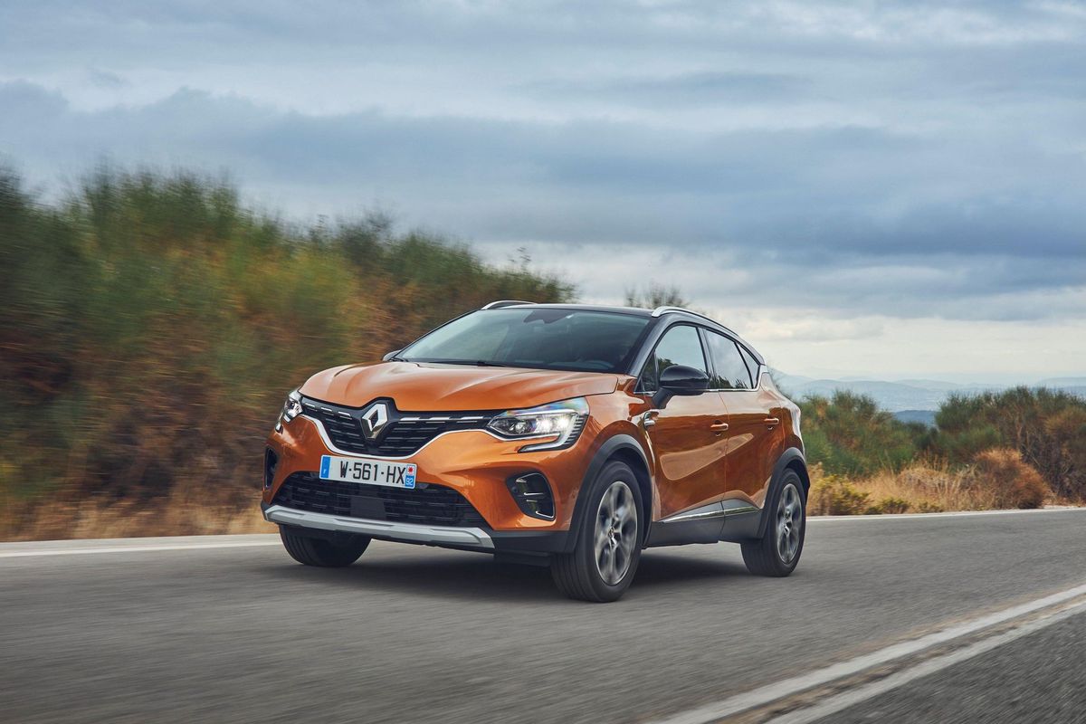Le Renault Captur conjugue des dimensions raisonnables et un espace intérieur bien pensé, où les occupants disposent d’un espace généreux pour les jambes.