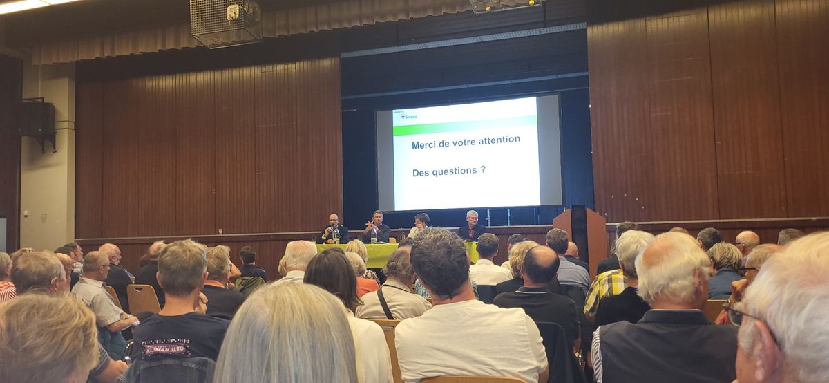 Charivari à Bernex lors d’une séance publique