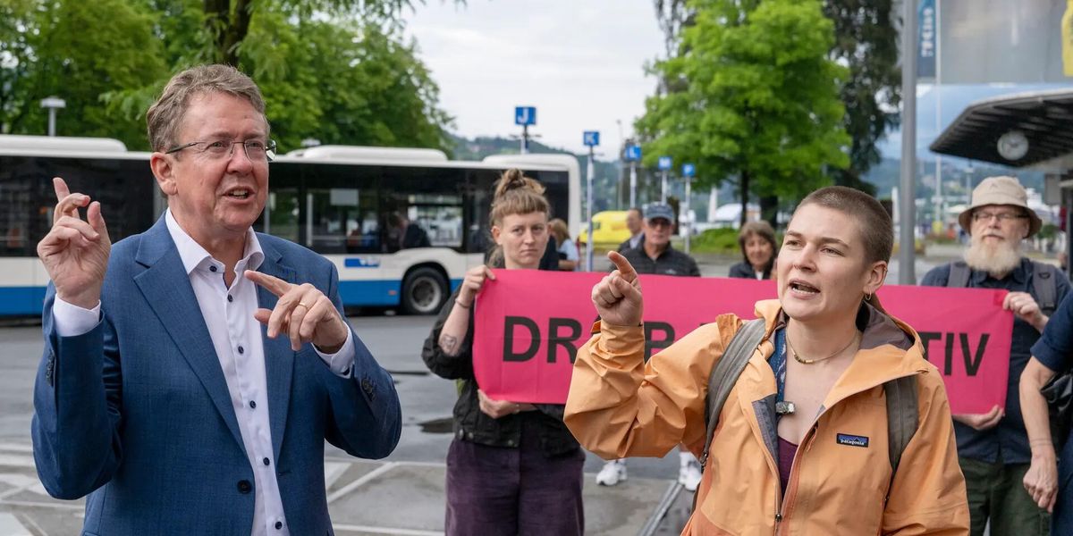 Bundesrat-ber-Gesetze-Albert-R-sti-lehnt-Social-Media-Verbot-f-r-Jugendliche-ab