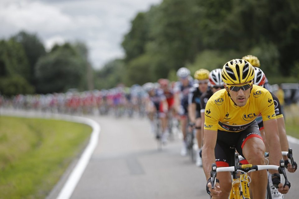 Der Alltag in der Tour de France ist das Velofahren. Wenn es steiler wird, ist der Schweizer Powerfahrer und Roller sein Leadertrikot los. 
