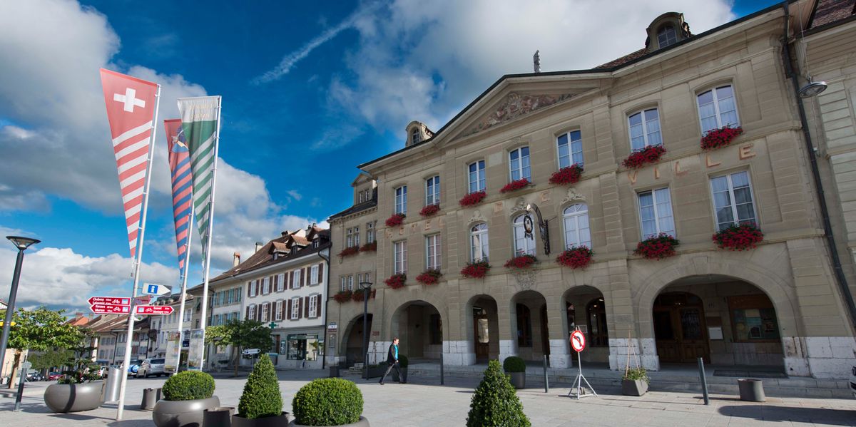 La lutte s’annonce indécise pour accéder à l’Hôtel de Ville d’Avenches, à la suite de la démission du syndic, Gaetan Aeby.