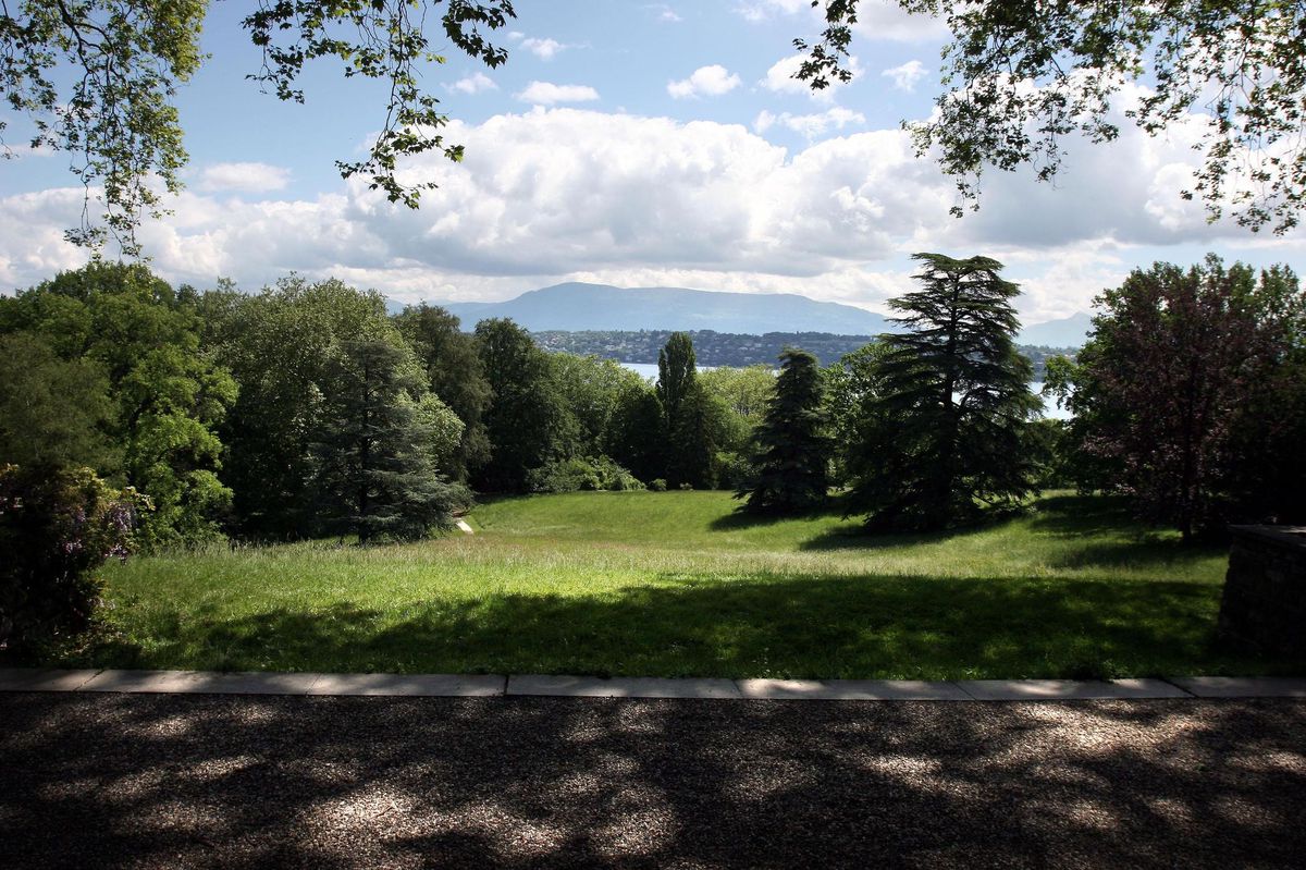 La vue depuis le château de Penthes.