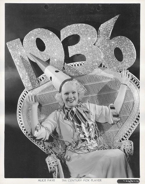 La Fox a toujours aimé les blondes, la plus célèbre restant Marilyn Monroe. Alice savait bien chanter, mais assez mal danser. Elle n’en accomplira pas moins une belle carrière populaire entre 1934 et 1943. Il en reste des comédies en Technicolor dont le kitsch fait aujourd’hui rêver.