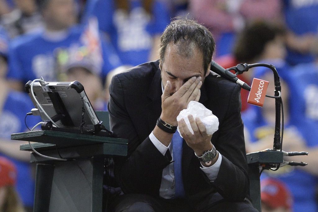 L'arbitre blessé à l'oeil par une balle a été opéré