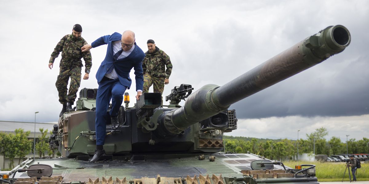 Kritik-an-Pfister-Strategie-Beat-Jans-Departement-stellt-Kampfpanzer-Flotte-der-Armee-in-Frage